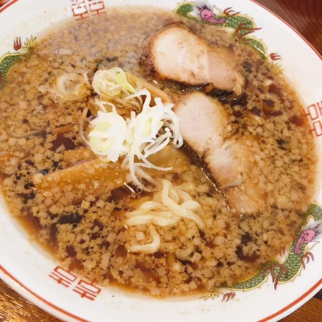 🍜喜多方ラーメン🍜
2023年7月にオープンした2024年の年麺！「#麺屋辰」
⁡
NEW喜多方ラーメンのお味は？

続きはブログで
@283okada

====================================

＼毎日ブログ更新中／

本日で999日連続更新を達成📣(•̀ᴗ•́)و ̑̑

#ブログ はプロフィールから
@283okada

#喜多方ラーメン #喜多方 #福島 #福島グルメ #ラーメン #らーめん #ラーメンインスタグラマー #らーめんインスタグラマー #ラーメン好きな人と繋がりたい #麺スタグラム #麺スタグラマー #グルメ #グルメ好きな人と繋がりたい #fukusima #kitakata #ramen #kitakataramen #kitakataramenclub #Eeeeeats #FoodPhotography #FoodPorn #Foodgasm #Foodie #ForkYeah #Delish #EatingForTheInsta #yummy #OKPREVIEW